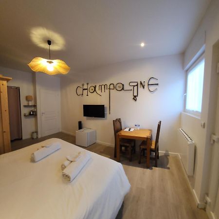Chambres privées hyper-centre Epernay lit 160x200cm Esterno foto